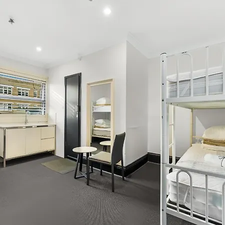 London Gate Backpackers Hotel-3